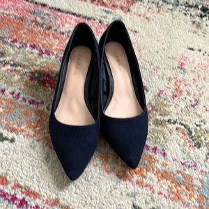 Zara navy block heels with pointed toe. Size 40
